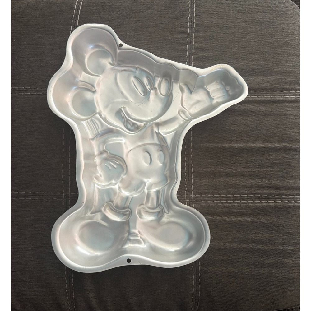 Vintage Disney Mickey Mouse Aluminum Character Cake Pan Mold 502-2987‎